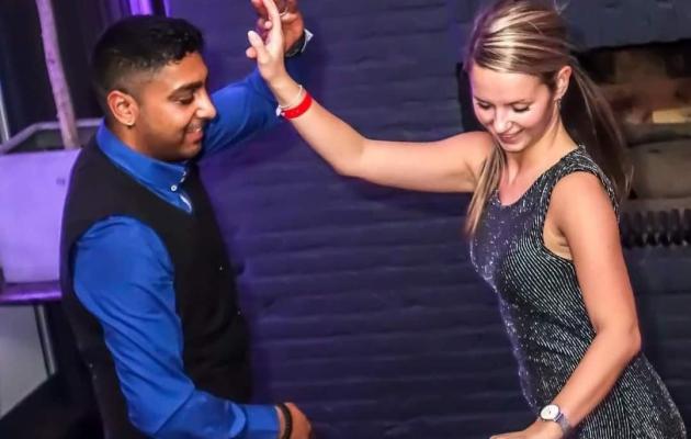 beleving Noordwijk bedrijfsuitje dansles salsa
